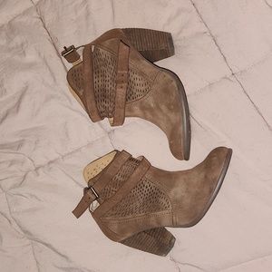heel booties
